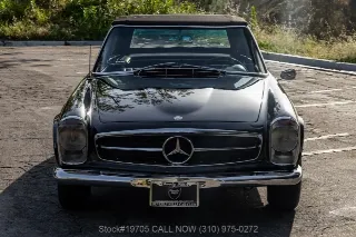 Foto 12 di 24: 1966 Mercedes Benz 230SL