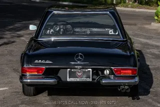 Foto 20 di 24: 1966 Mercedes Benz 230SL