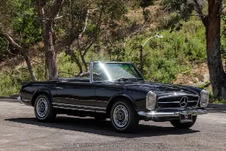 Foto 4 di 24: 1966 Mercedes Benz 230SL