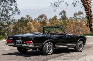 Foto 6 di 24: 1966 Mercedes Benz 230SL
