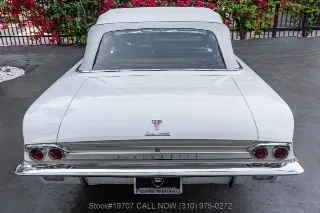Foto 12 di 24: 1962 Oldsmobile F 85