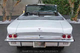 Foto 7 di 24: 1962 Oldsmobile F 85
