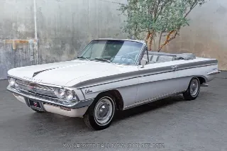 Foto 9 di 24: 1962 Oldsmobile F 85