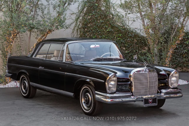 1961 Mercedes Benz 220SEb Sunroof Coupe 4 Speed