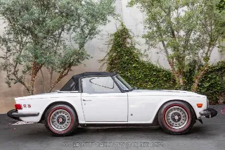 Foto 10 di 24: 1975 Triumph TR6