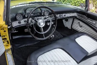 Foto 22 di 24: 1956 Ford Thunderbird