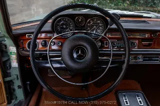 Foto 18 di 24: 1973 Mercedes Benz 280SEL