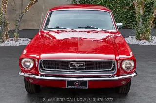 Foto 2 di 24: 1968 Ford Mustang