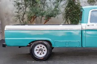 Foto 11 di 24: 1966 Ford F250