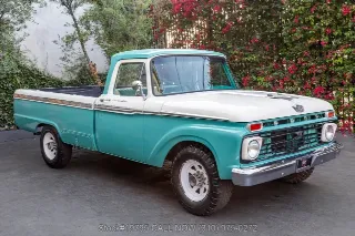 Foto 3 di 24: 1966 Ford F250