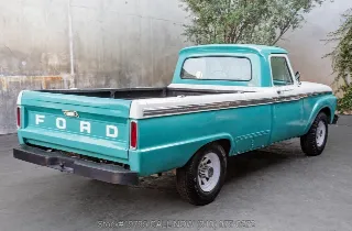 Foto 5 di 24: 1966 Ford F250