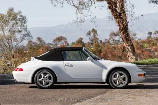 Foto 12 di 24: 1998 Porsche 993