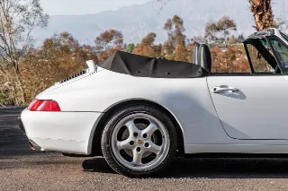 Foto 19 di 24: 1998 Porsche 993
