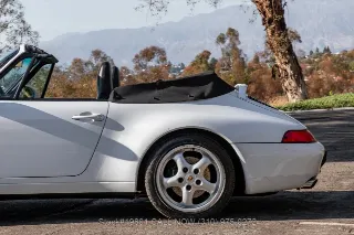 Foto 22 di 24: 1998 Porsche 993