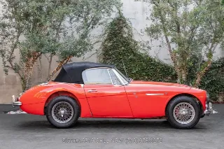 Foto 10 di 24: 1965 Austin Healey 3000