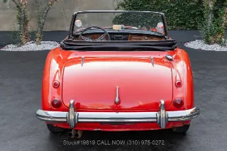 Foto 6 di 24: 1965 Austin Healey 3000
