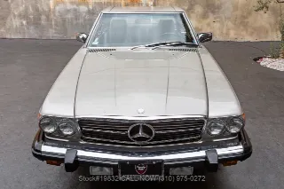 Foto 15 di 24: 1986 Mercedes Benz 560SL
