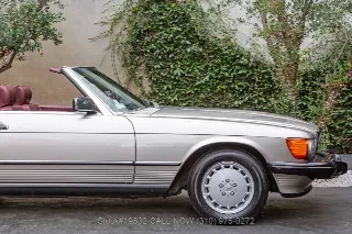 Foto 22 di 24: 1986 Mercedes Benz 560SL