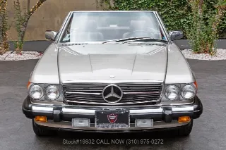 Foto 2 di 24: 1986 Mercedes Benz 560SL