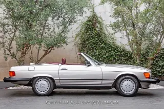 Foto 4 di 24: 1986 Mercedes Benz 560SL