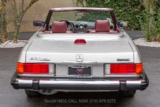 Foto 6 di 24: 1986 Mercedes Benz 560SL