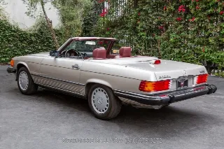 Foto 7 di 24: 1986 Mercedes Benz 560SL