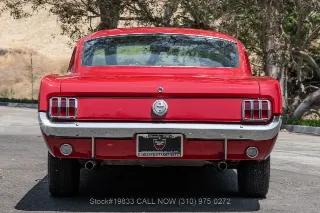 Foto 10 di 24: 1966 Ford Mustang C Code Fastback 2+2