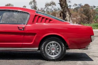 Foto 18 di 24: 1966 Ford Mustang C Code Fastback 2+2