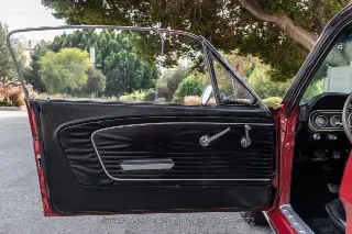 Foto 20 di 24: 1966 Ford Mustang C Code Fastback 2+2
