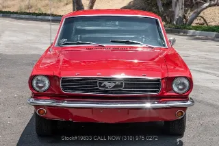 Foto 2 di 24: 1966 Ford Mustang C Code Fastback 2+2