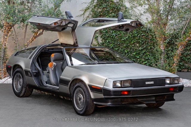 1982 DeLorean DMC 12