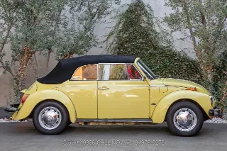 Foto 10 di 24: 1975 Volkswagen Super Beetle