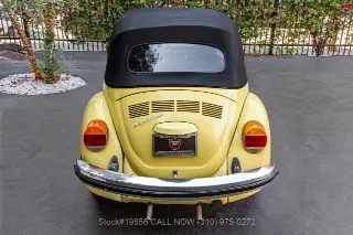 Foto 11 di 24: 1975 Volkswagen Super Beetle