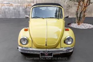 Foto 9 di 24: 1975 Volkswagen Super Beetle