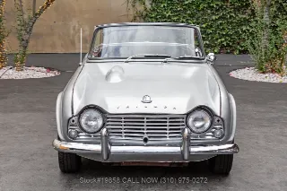 Foto 2 di 24: 1962 Triumph TR4