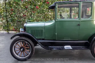 Foto 12 di 24: 1927 Ford Model T Coupe