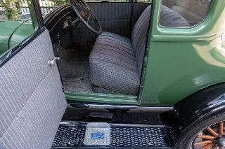 Foto 15 di 24: 1927 Ford Model T Coupe