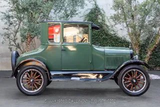 Foto 4 di 24: 1927 Ford Model T Coupe