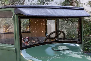 Foto 9 di 24: 1927 Ford Model T Coupe