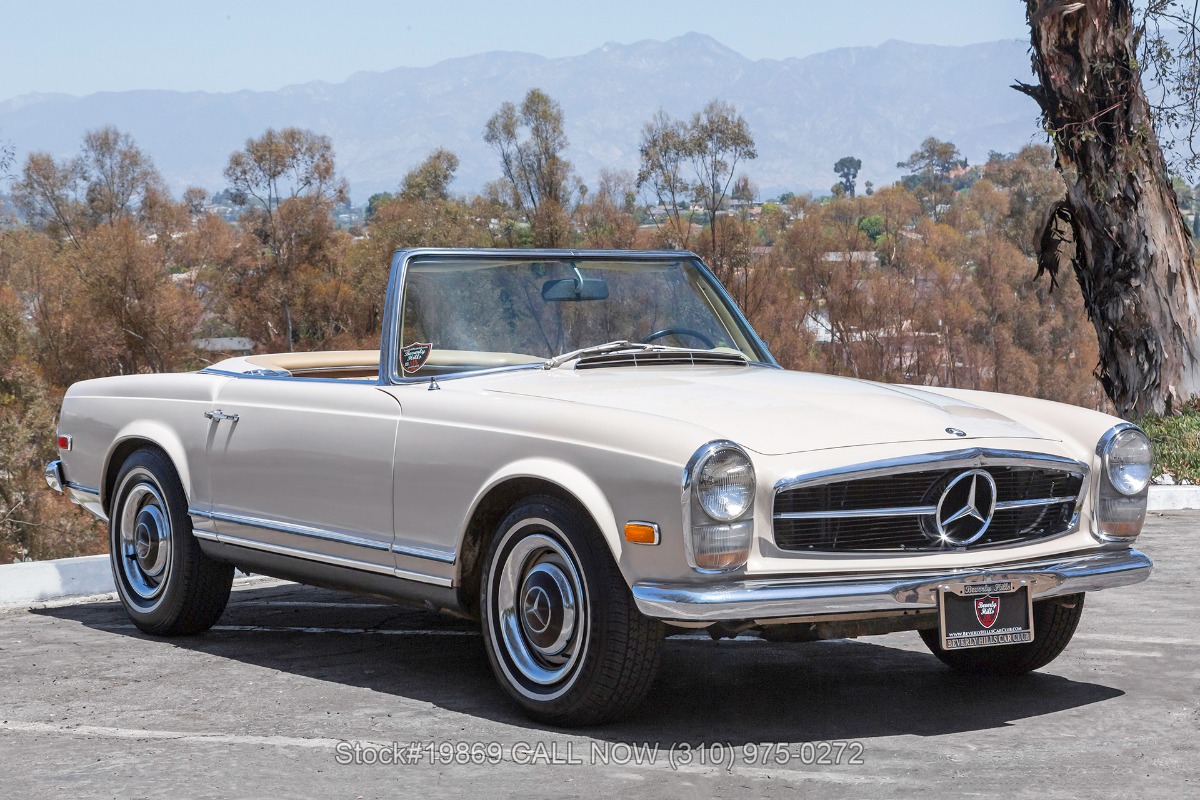 1968 Mercedes Benz 250SL with 2 tops