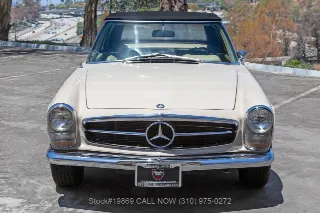 Foto 11 di 24: 1968 Mercedes Benz 250SL with 2 tops