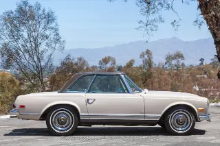 Foto 18 di 24: 1968 Mercedes Benz 250SL with 2 tops