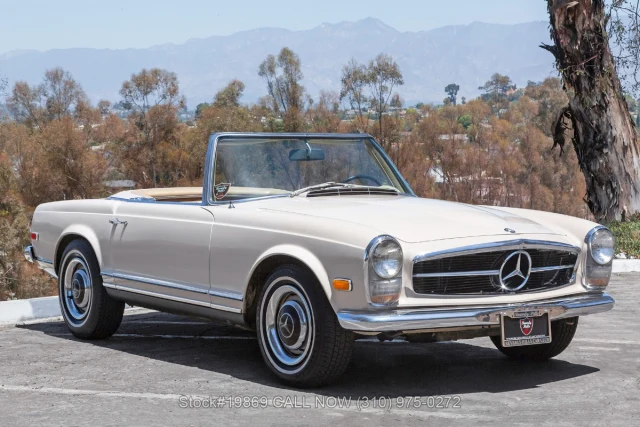 1968 Mercedes Benz 250SL with 2 tops