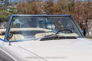 Foto 22 di 24: 1968 Mercedes Benz 250SL with 2 tops