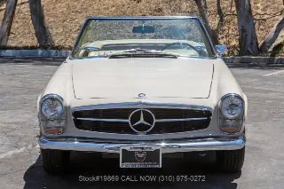 Foto 2 di 24: 1968 Mercedes Benz 250SL with 2 tops