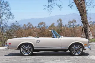 Foto 5 di 24: 1968 Mercedes Benz 250SL with 2 tops
