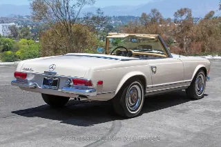 Foto 6 di 24: 1968 Mercedes Benz 250SL with 2 tops
