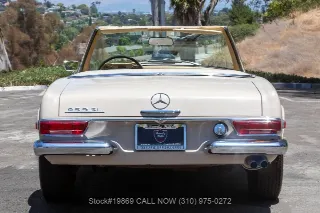 Foto 8 di 24: 1968 Mercedes Benz 250SL with 2 tops
