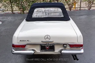 Foto 11 di 24: 1966 Mercedes Benz 230SL