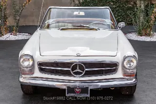 Foto 2 di 24: 1966 Mercedes Benz 230SL